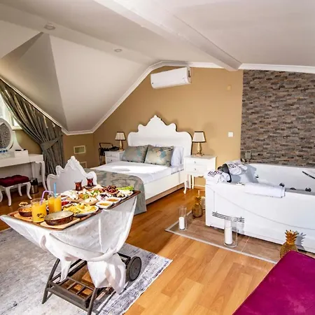 Keyif Boutique & Restaurant Sile
